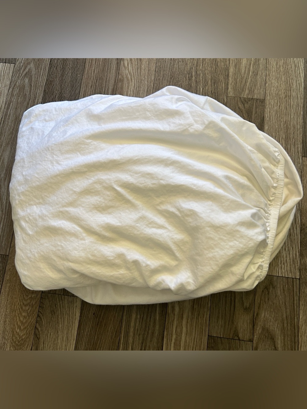 Brooklinen Classic Percale Cotton Fitted Sheet in White - Twin XL